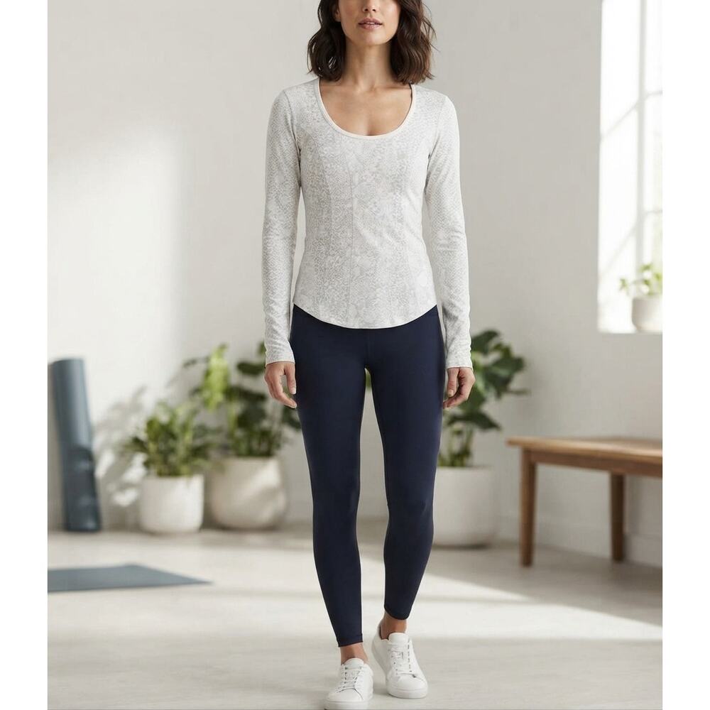 Lululemon Between the Lines Long Sleeve Desert Snake White / Silver Fox Top 6